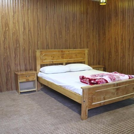 Golden Peak Guest House Gilgit Esterno foto