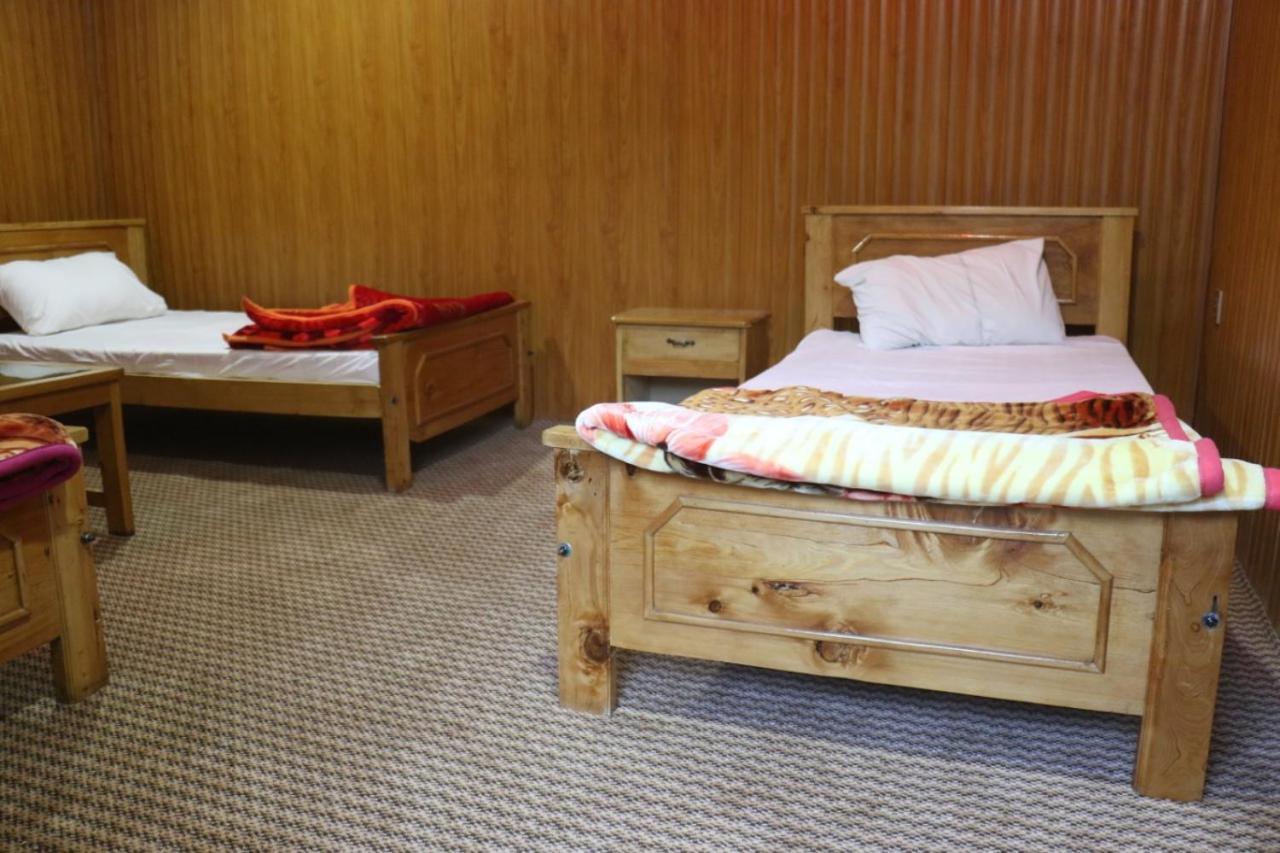 Golden Peak Guest House Gilgit Esterno foto