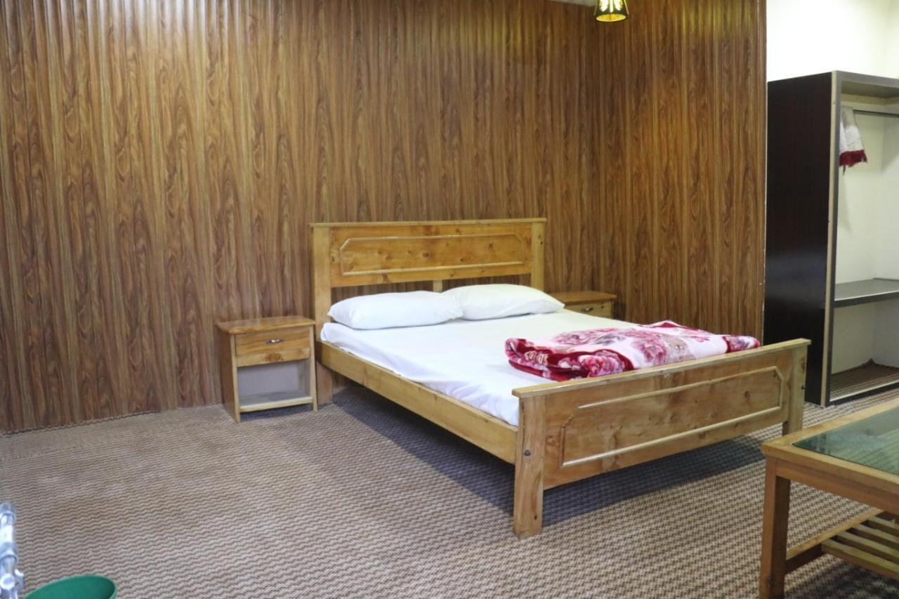 Golden Peak Guest House Gilgit Esterno foto
