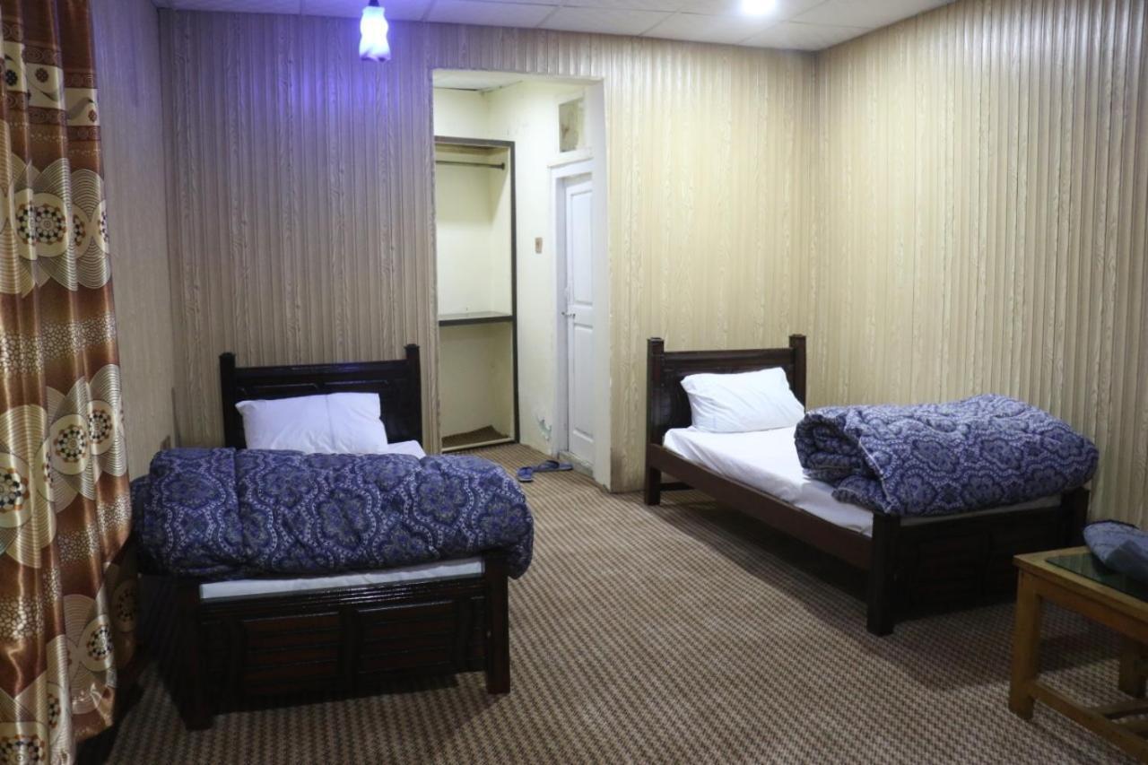 Golden Peak Guest House Gilgit Esterno foto