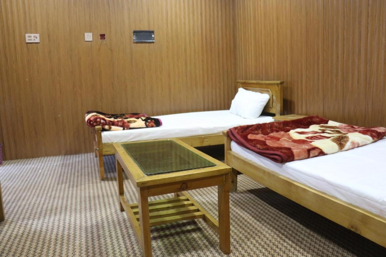 Golden Peak Guest House Gilgit Esterno foto