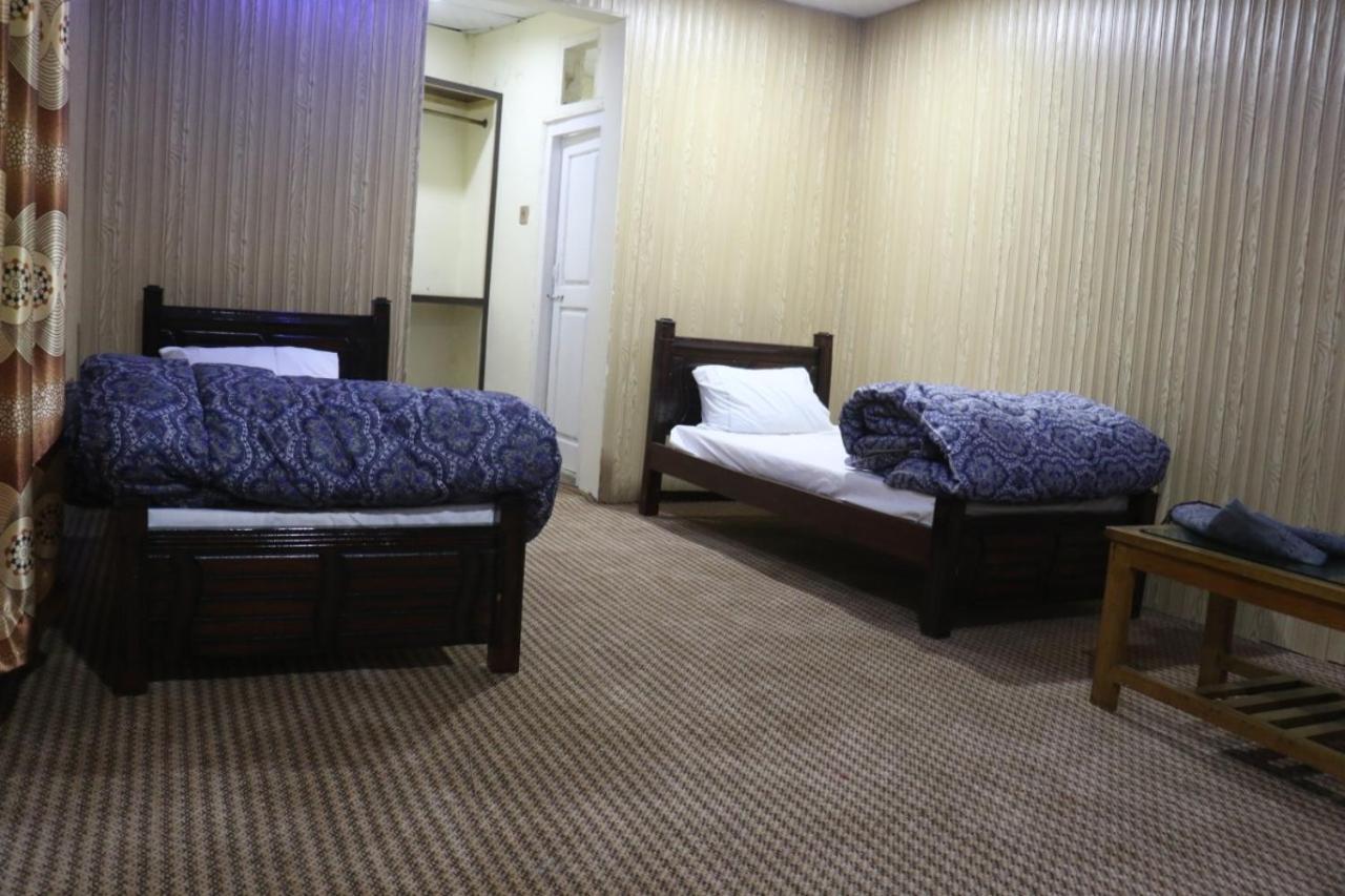 Golden Peak Guest House Gilgit Esterno foto